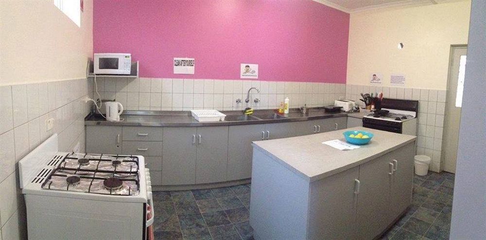 Port Adelaide Backpackers Hostel Exterior foto